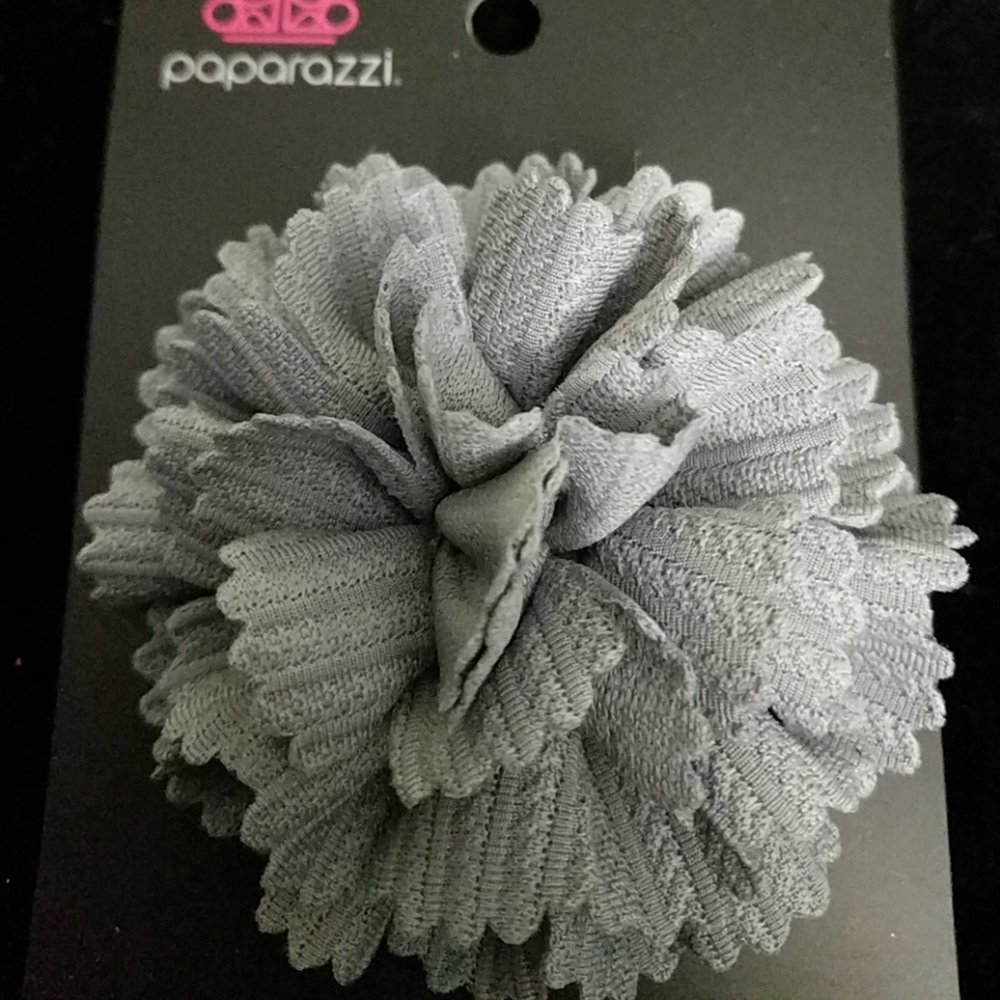 Hairclip 1/$8 or 3/$15